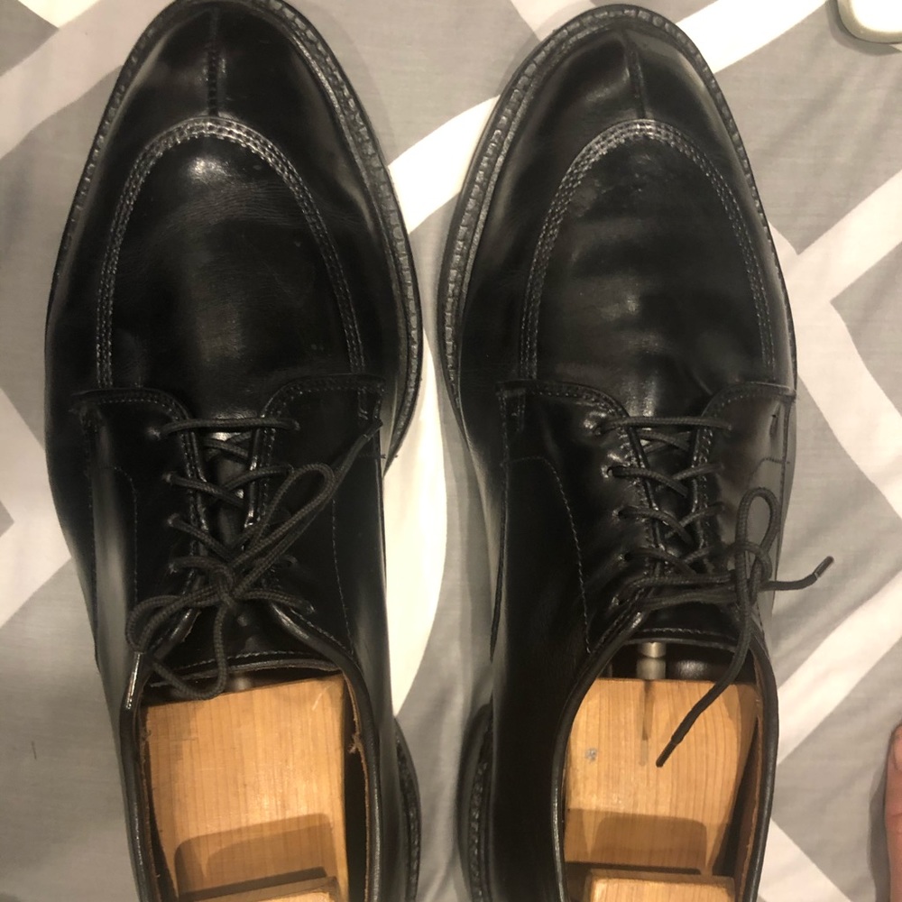 Allen Edmonds men black shoes good condition !